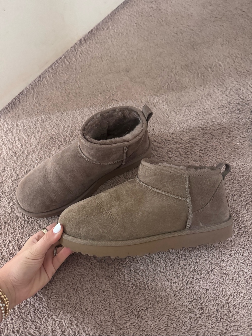 UGG ultra mini “caribou” color